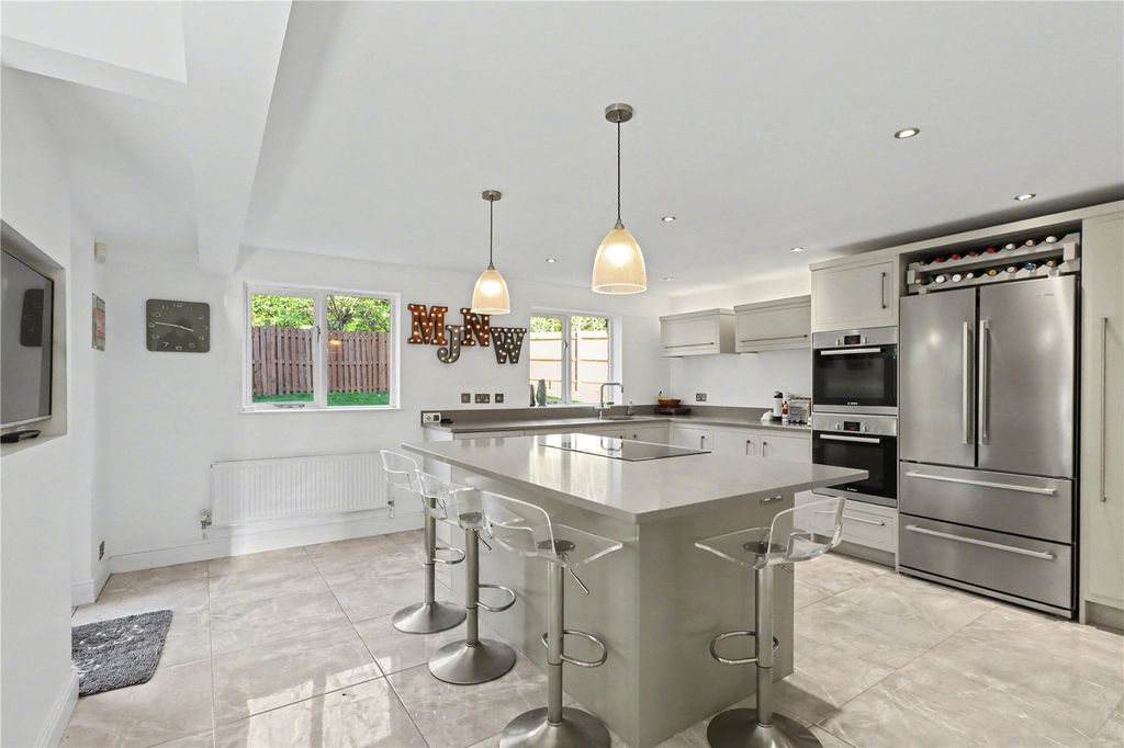 Property photo 3 of 24 Kitchen