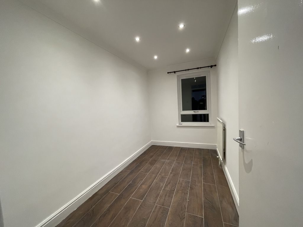 Property photo 2 of 7 Gallery