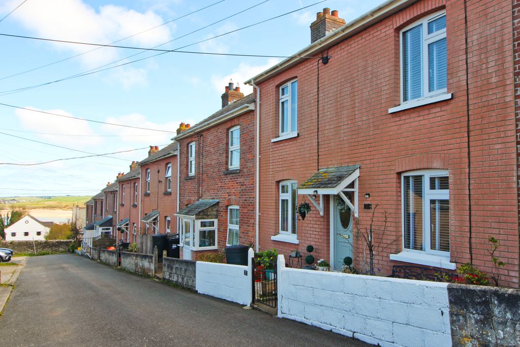 Property photo 1 of 17 Front