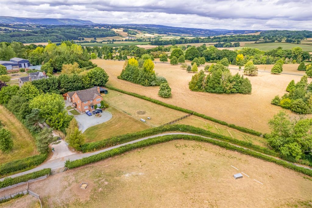 Property photo 2 of 33