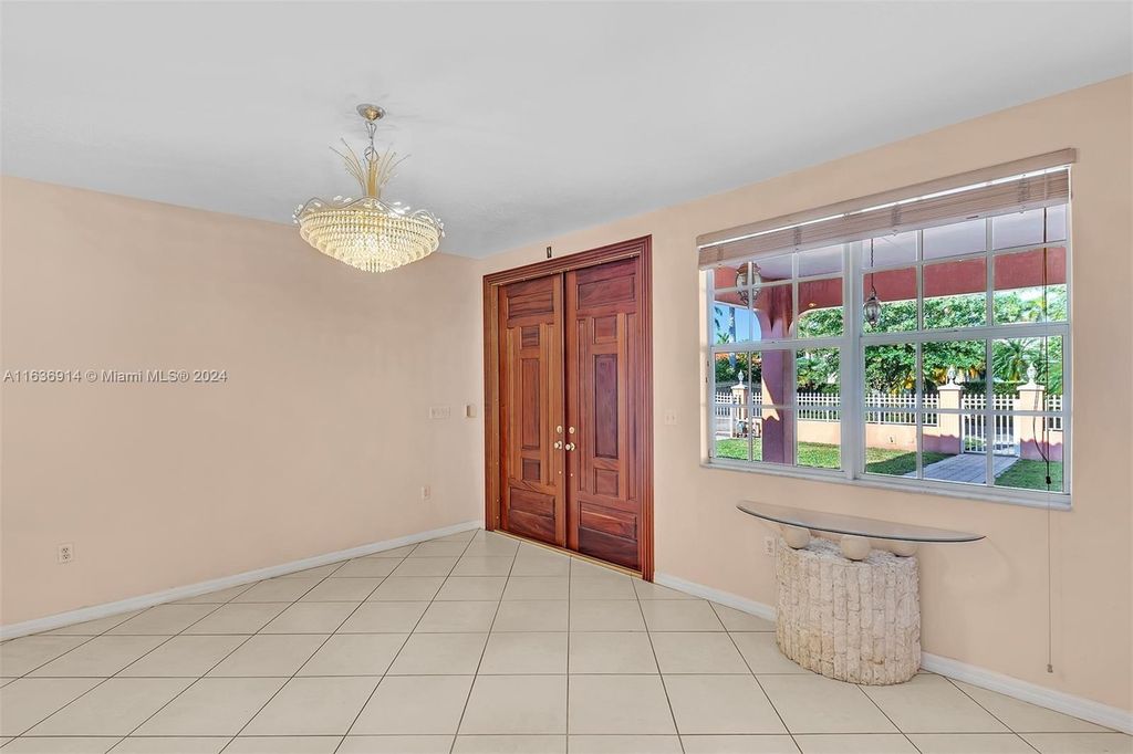 Property photo 3 of 6 <Alttext/>