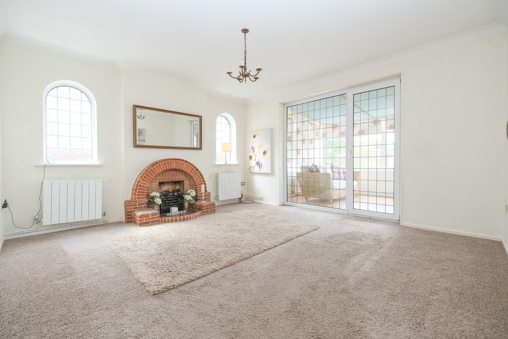 Property photo 2 of 11