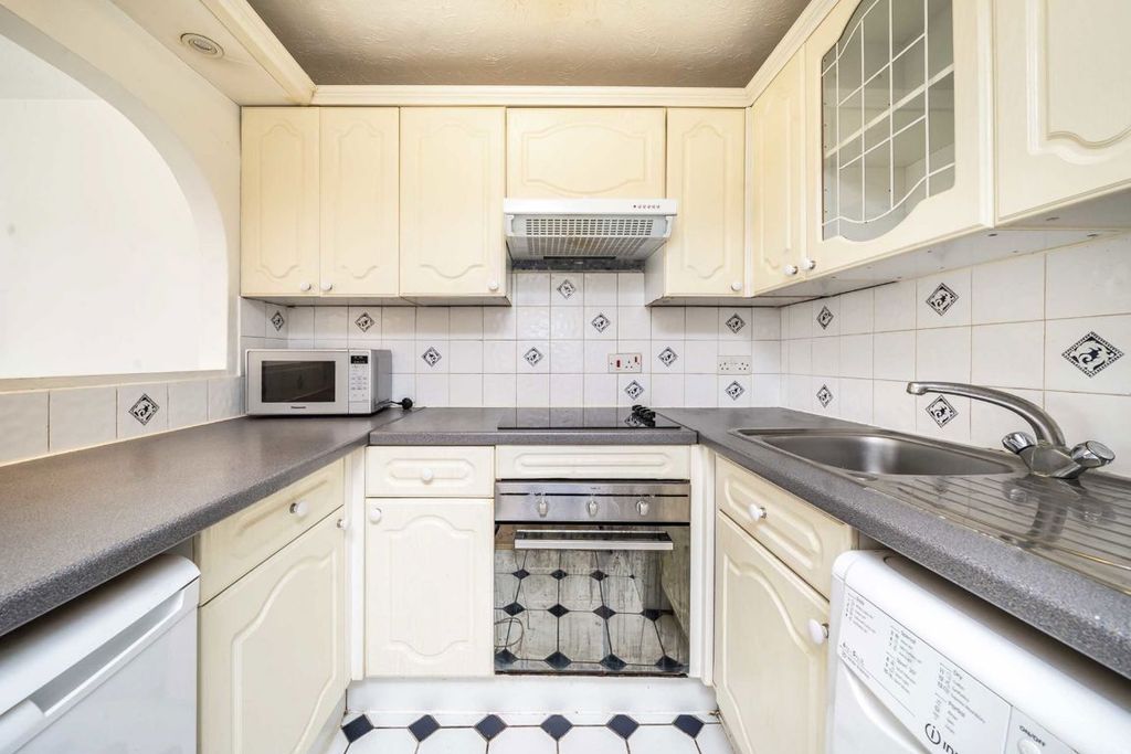 Property photo 3 of 5