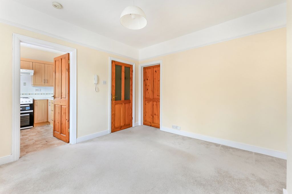 Property photo 1 of 8 Picture No. 15