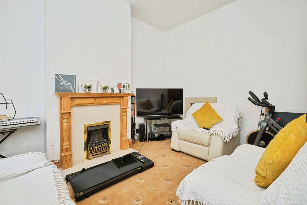 Property photo 2 of 20