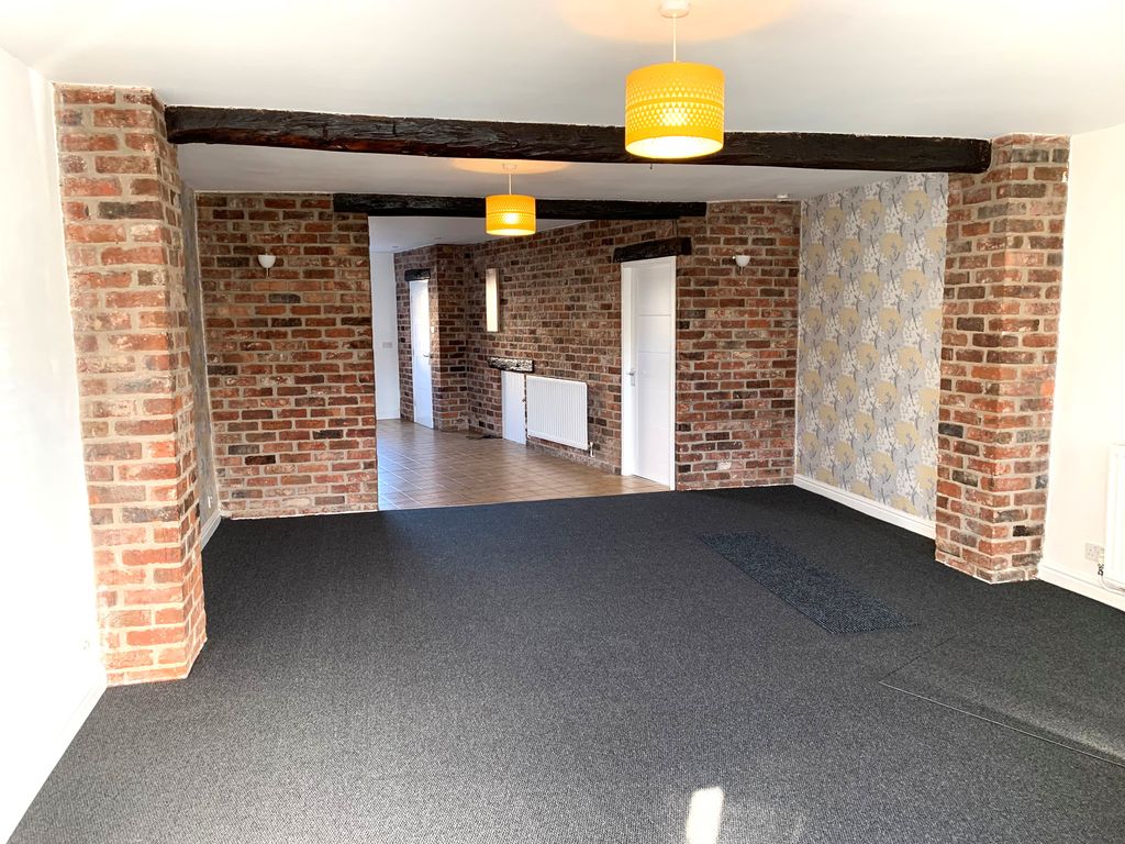 Property photo 3 of 16 R2