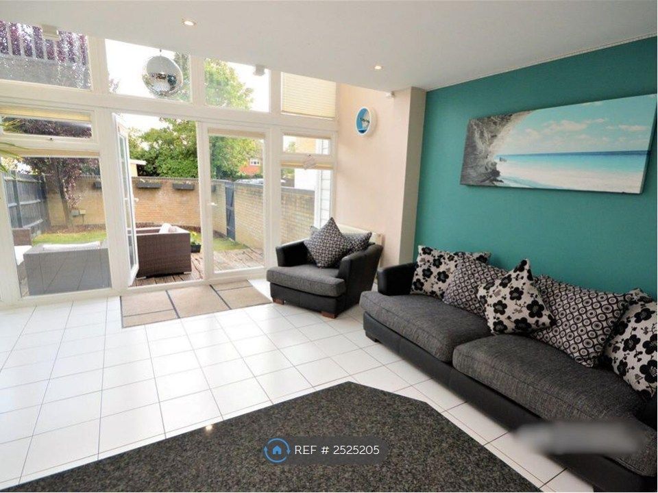 Property photo 3 of 23 Family Area