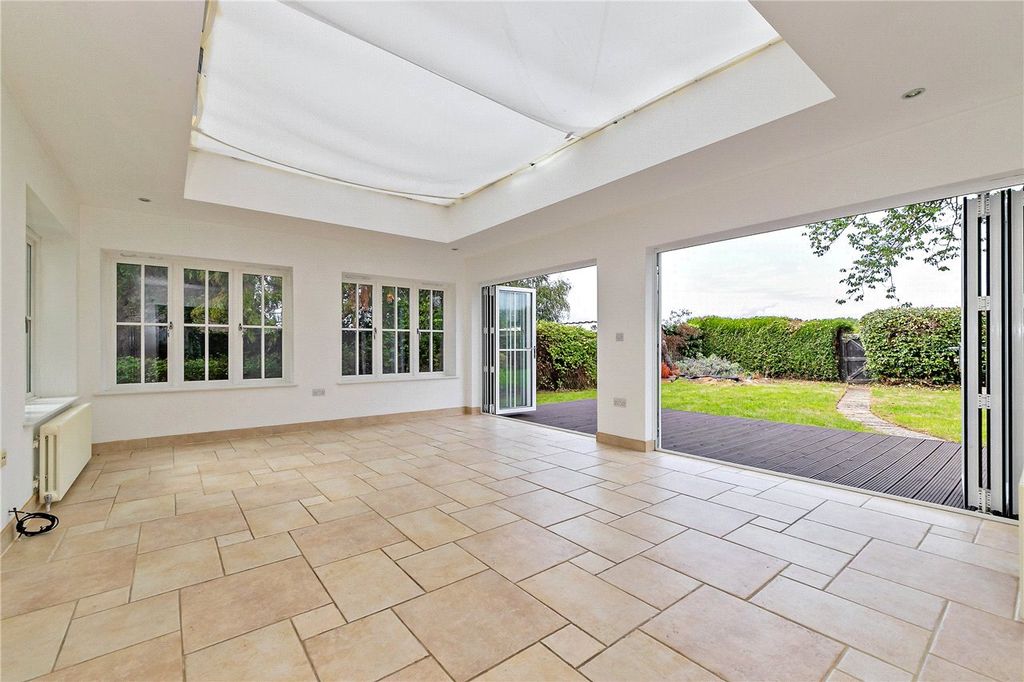 Property photo 2 of 18 Sun Room