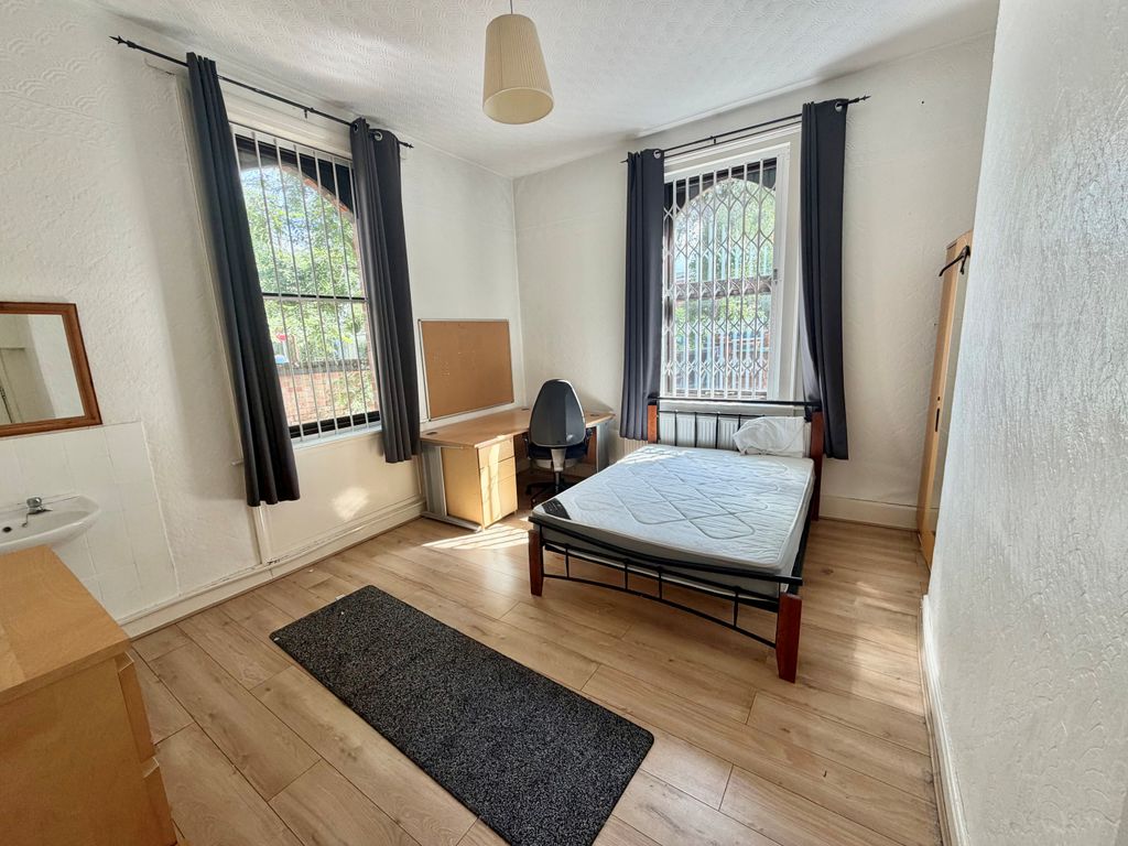 Property photo 1 of 12 Image