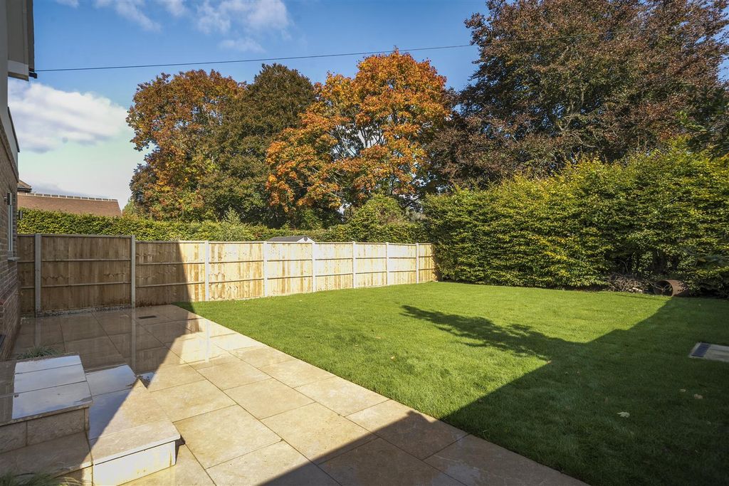 Property photo 2 of 34 Rear Garden