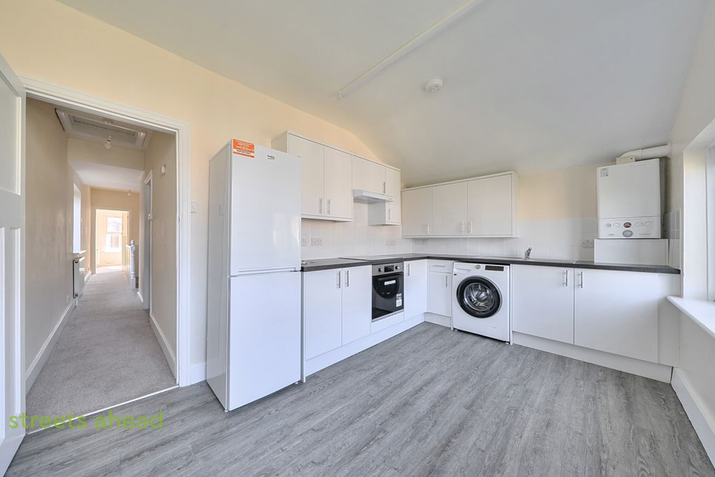 Property photo 2 of 14 5B91A8F6-E02A-46d...