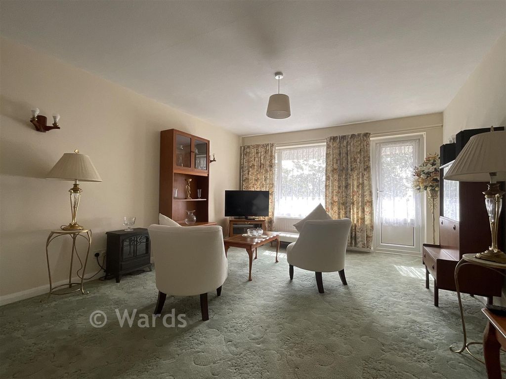 Property photo 3 of 7 Lounge