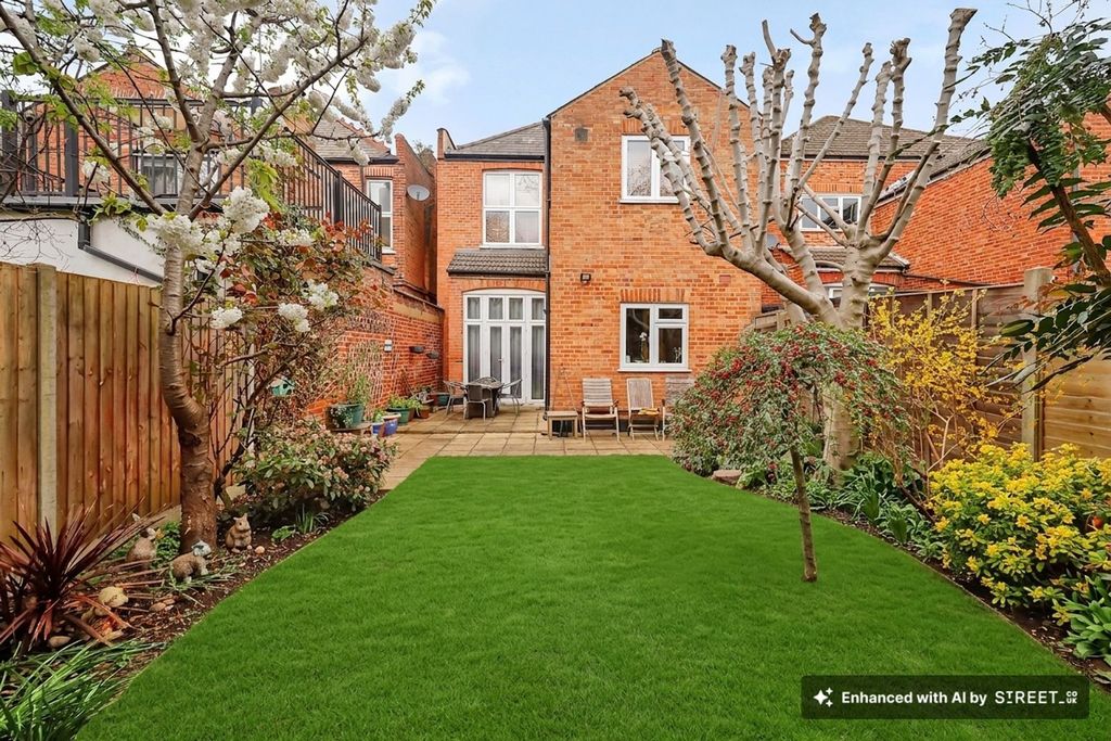 Property photo 2 of 11