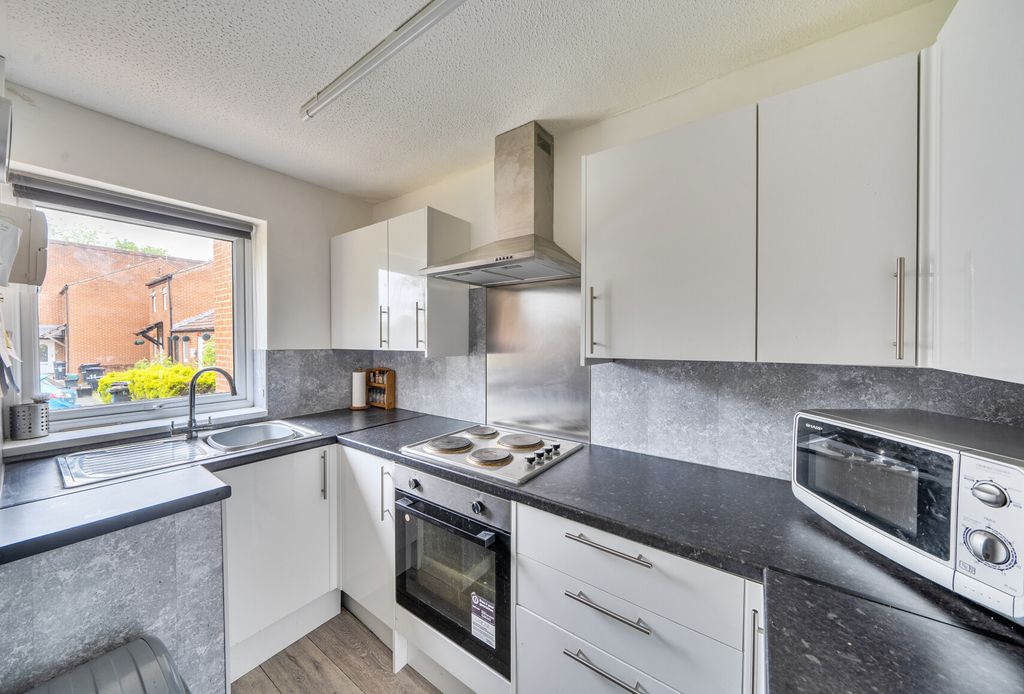 Property photo 2 of 14 1465645-12-6A0c8F...