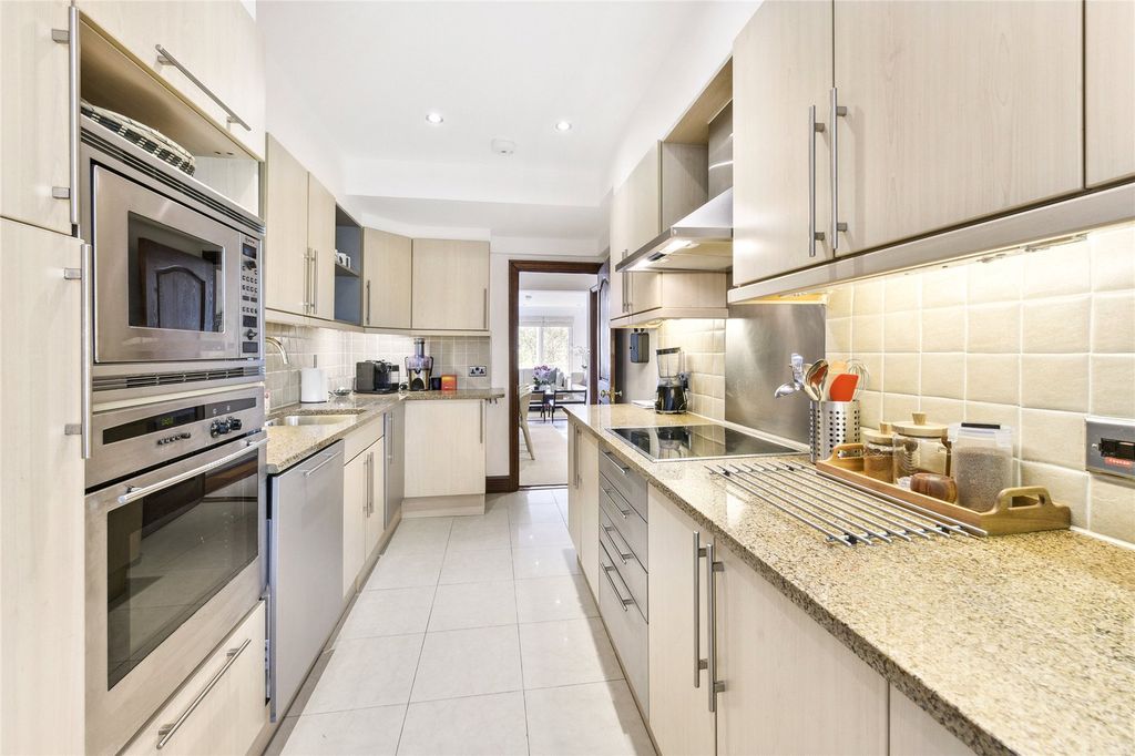 Property photo 2 of 12