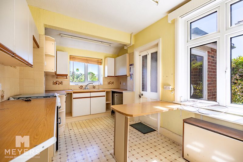 Property photo 2 of 16 Photo 11
