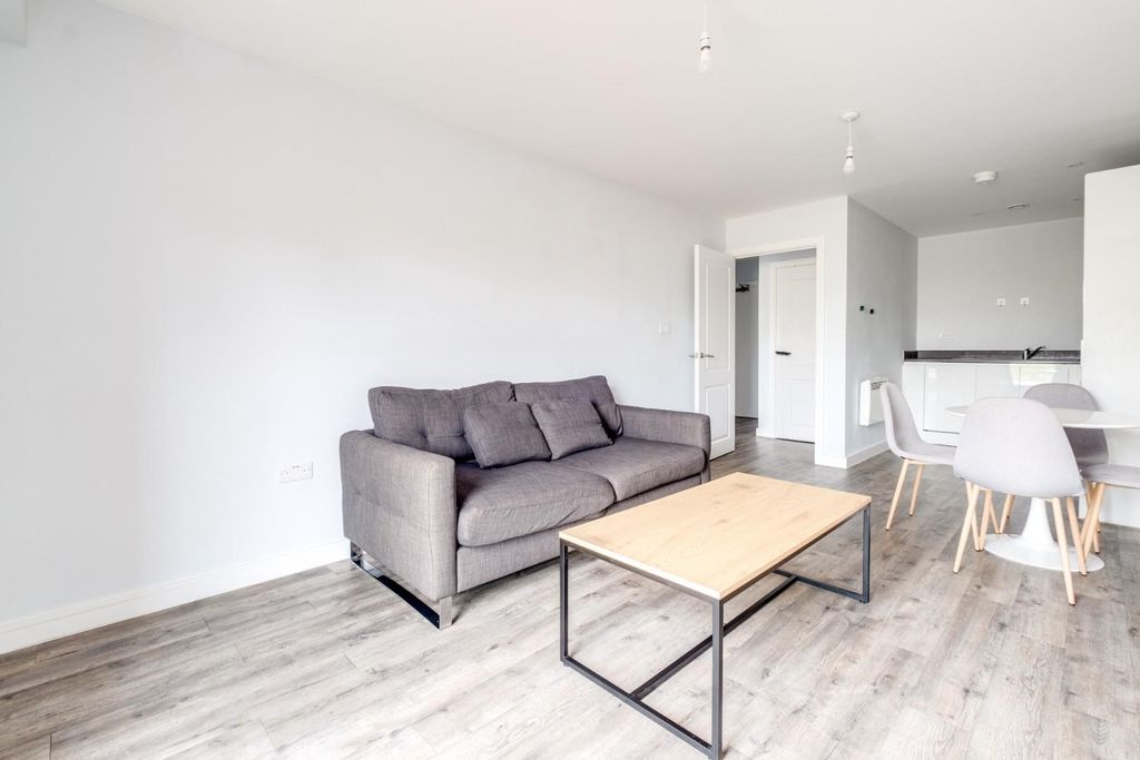 Property photo 1 of 14 Living Room