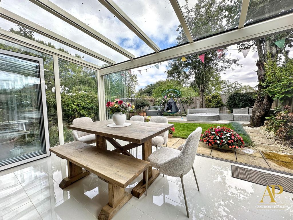 Property photo 3 of 25 Garden Room