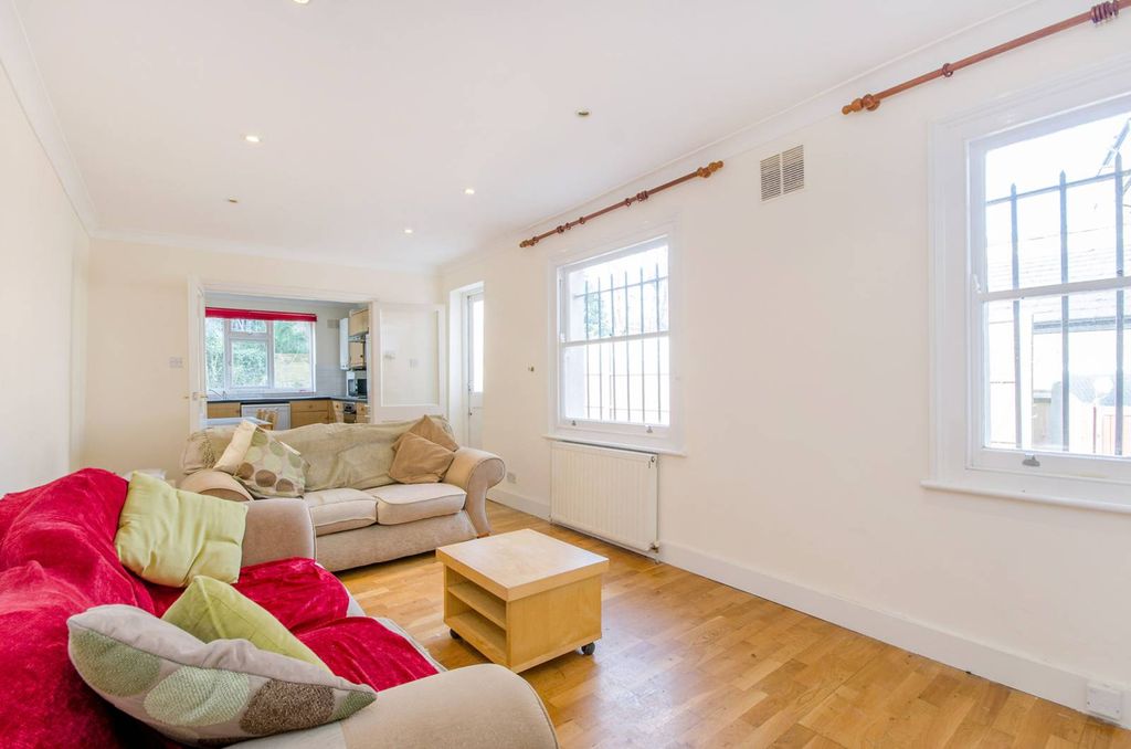 Property photo 2 of 9