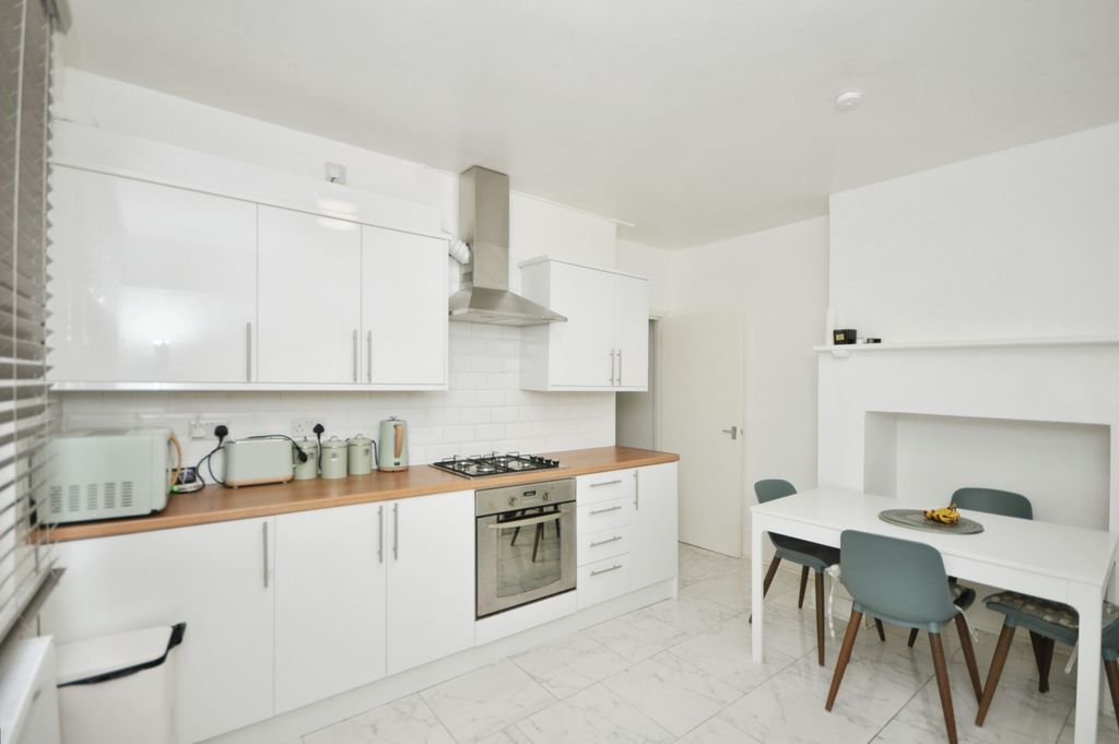 Property photo 1 of 17 Photography