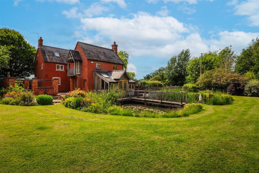 Property photo 1 of 61
