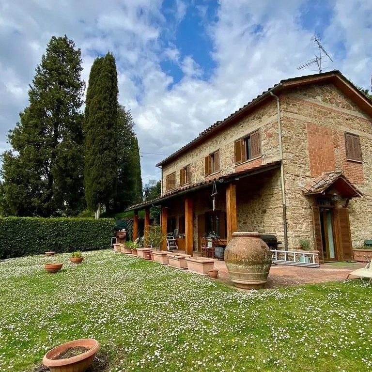 Property photo 1 of 14 Charming Villa In Santa Cristina, Tuscany
