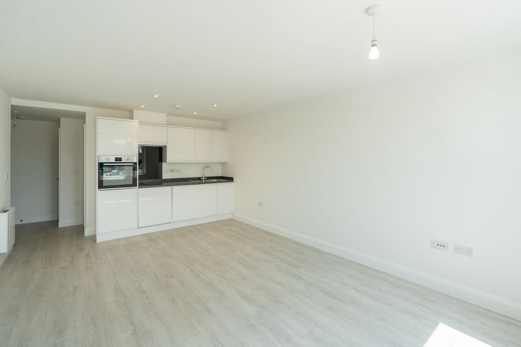 Property photo 3 of 7 Studio