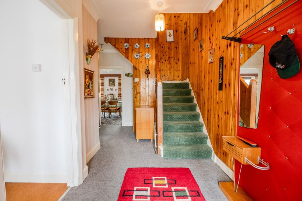 Property photo 3 of 23 Hallway