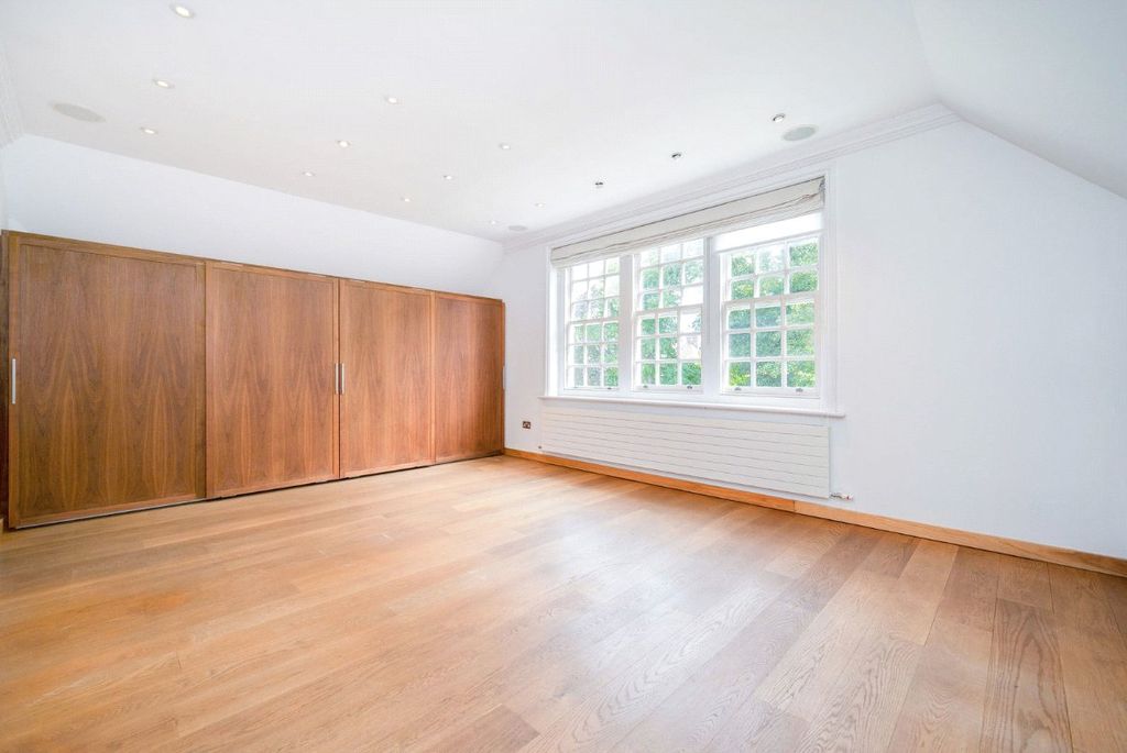 Property photo 2 of 23 Picture No. 07