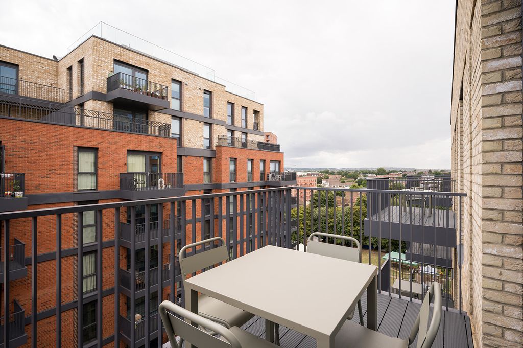 Property photo 2 of 11