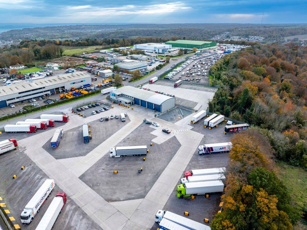 Property photo 3 of 9 Photo 1