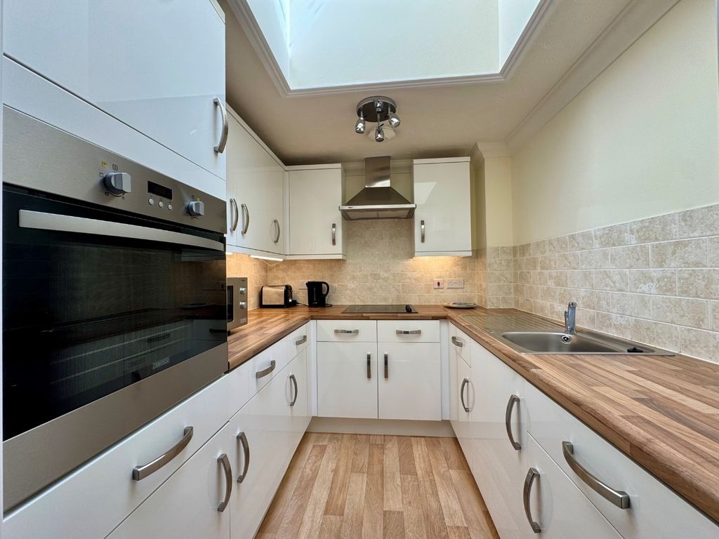 Property photo 2 of 13 4328672