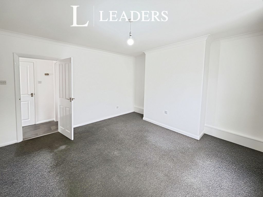 Property photo 3 of 9 64Fbd101-20250801_10