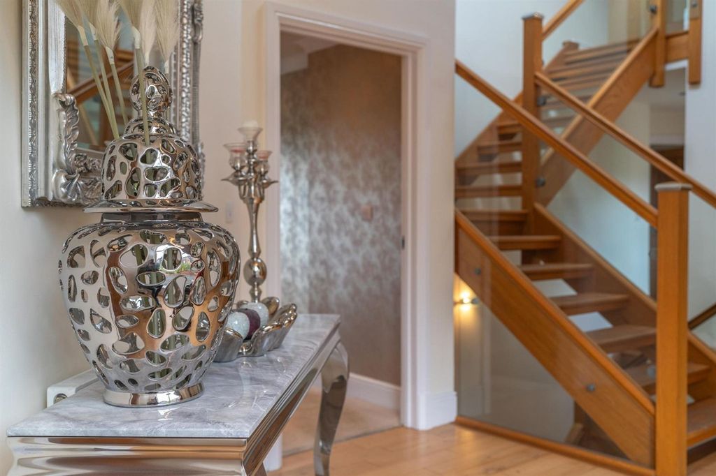 Additional image 23 of 4 bed detached house for saleHaywards Close, Glossop SK13