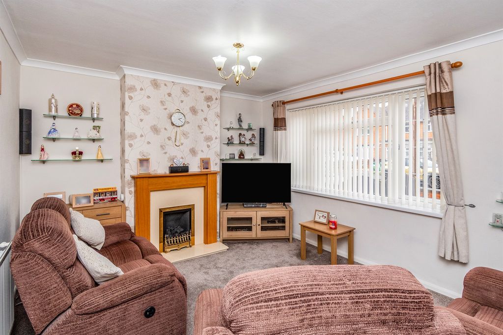 Property photo 3 of 14