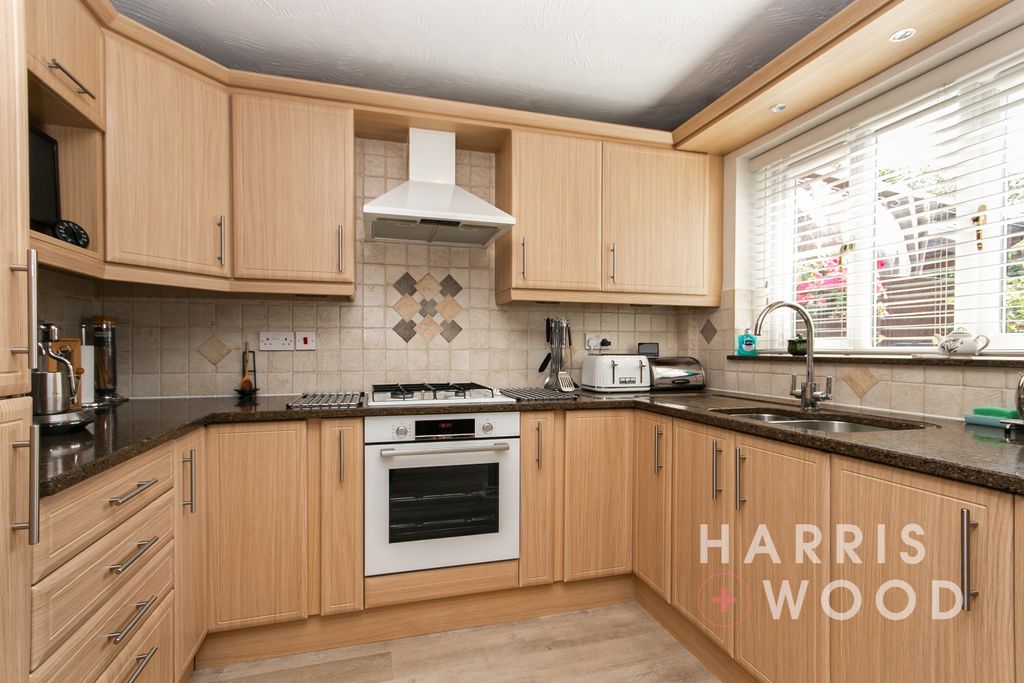 Property photo 2 of 27 4443733