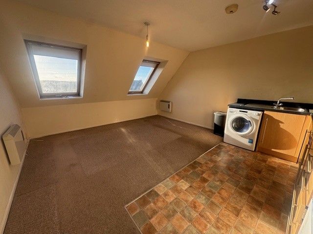 Property photo 3 of 7 Living Room