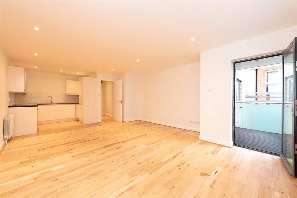 Property photo 2 of 11 Picture No. 03