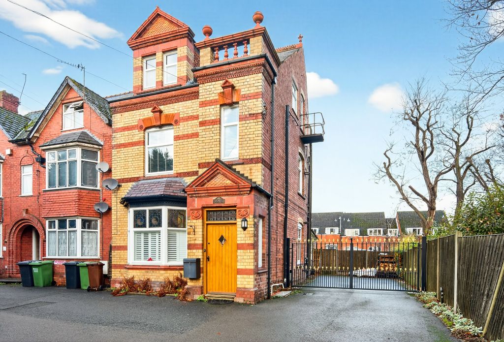 Property photo 1 of 21