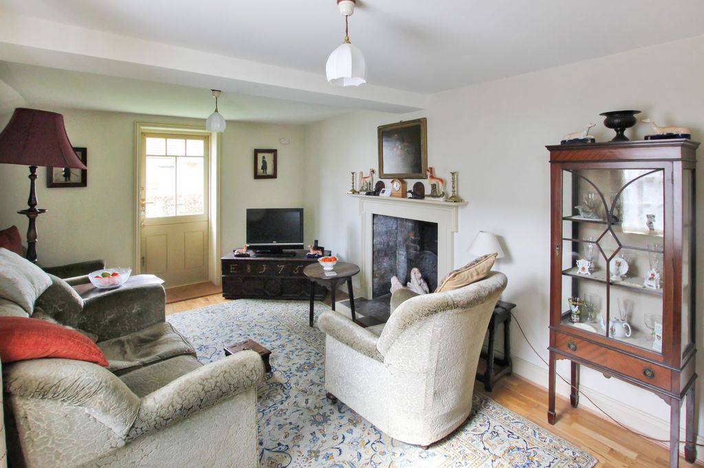 Property photo 3 of 19