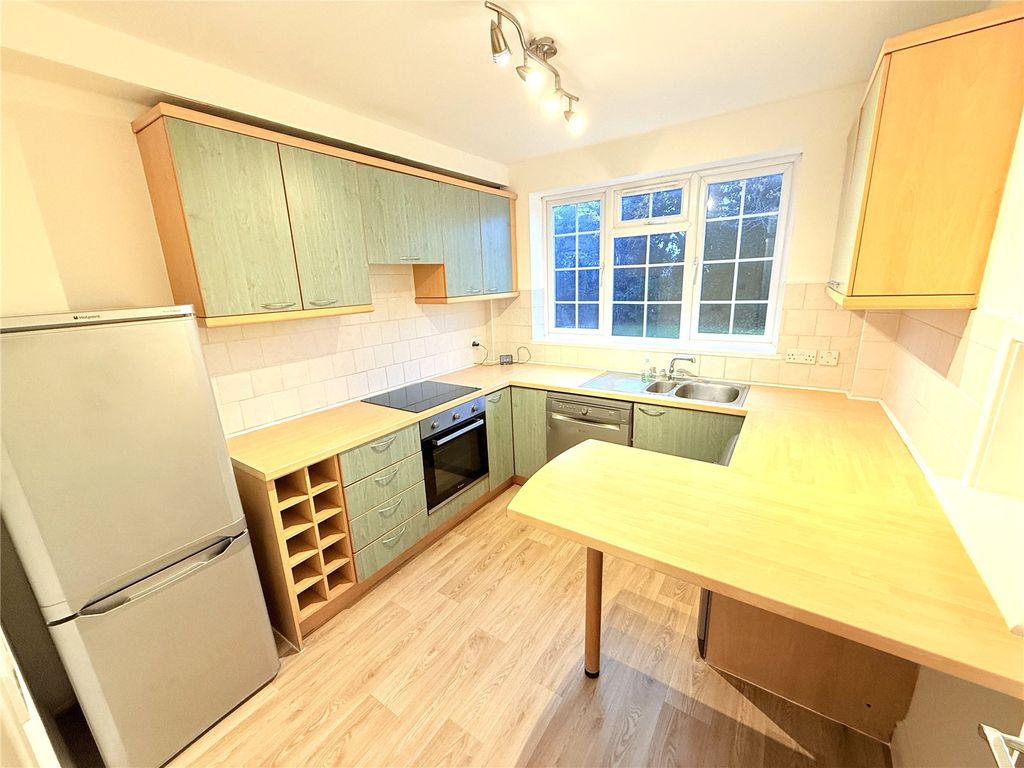 Property photo 2 of 7 Picture No. 12