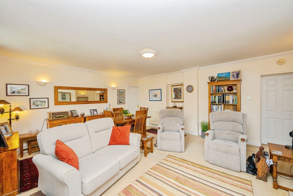 Property photo 3 of 14 Living Room