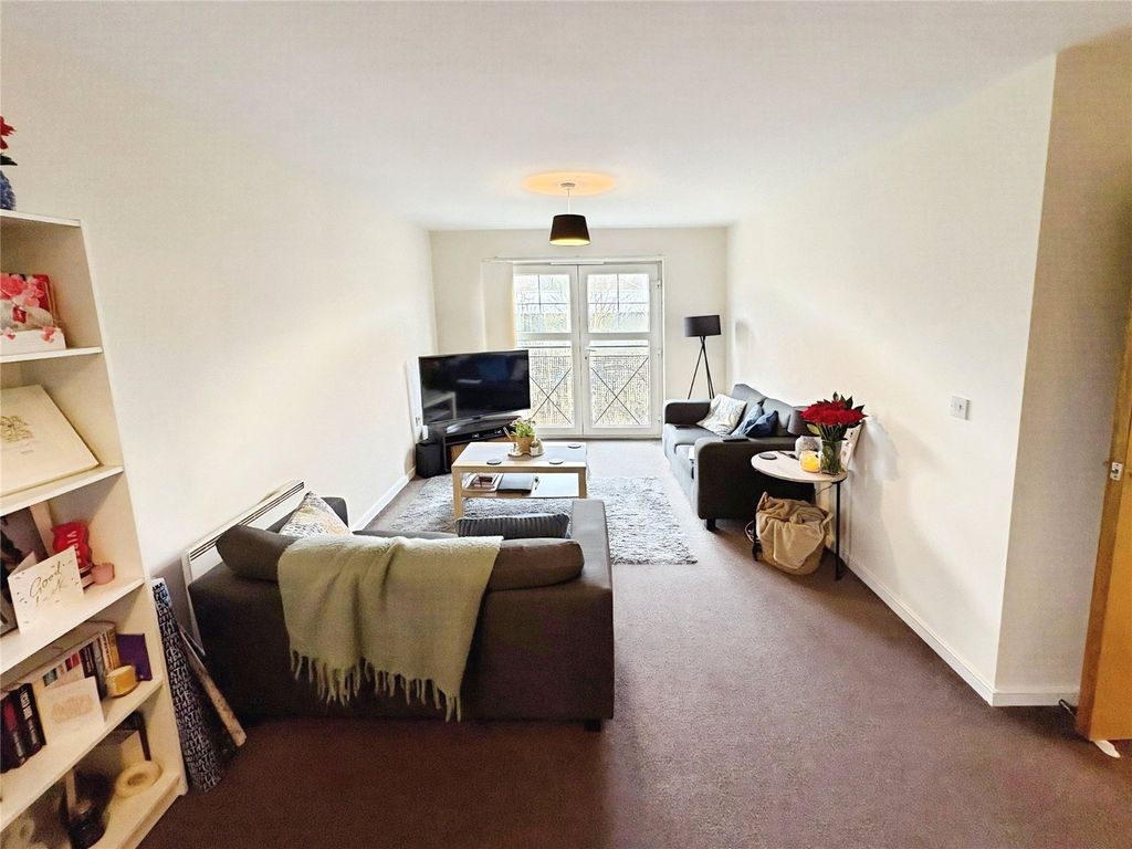Property photo 2 of 14 Picture No. 24