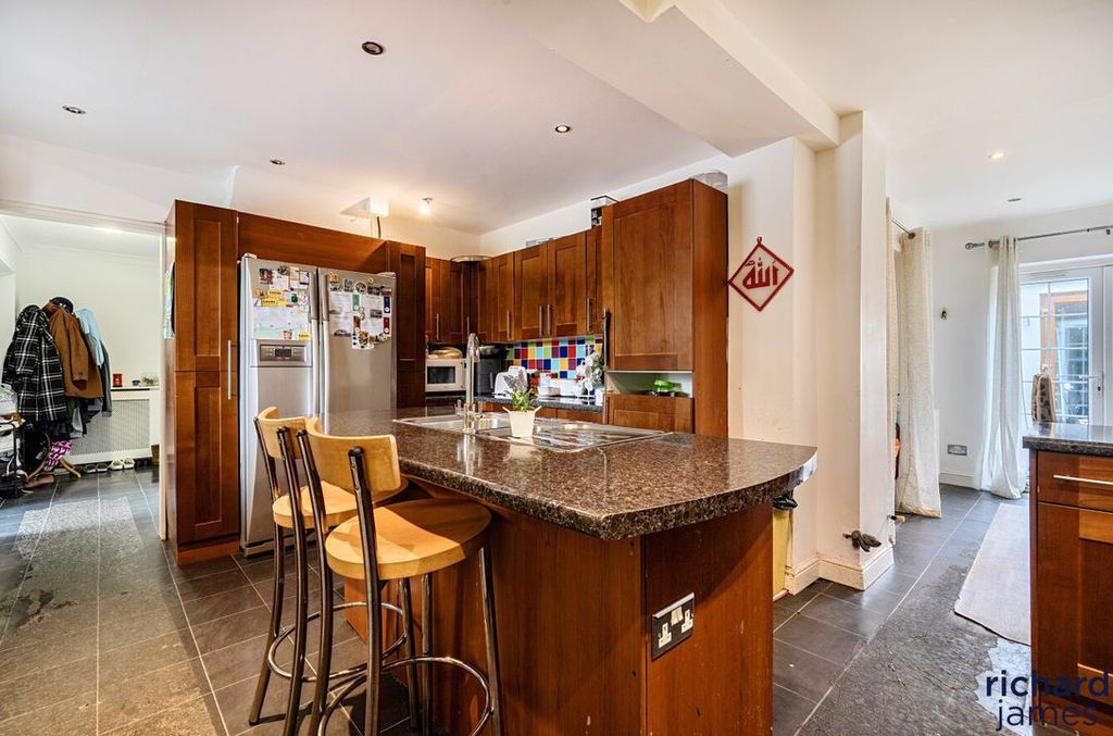 Property photo 2 of 20 Bd272F99810F4Ab4Bb3B16Ab54E0A884