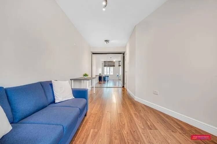 Property photo 1 of 4 Warren Court, Nw1