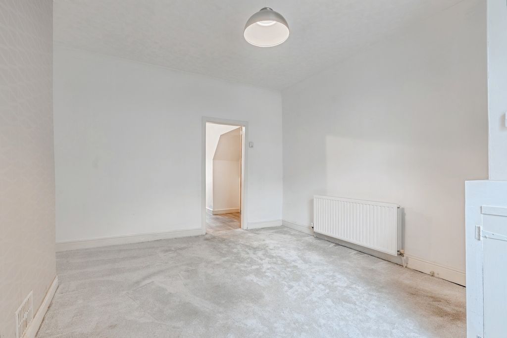 Property photo 3 of 12 Pbox-Img.Jpg