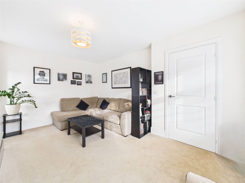 Property photo 2 of 11 Picture No. 21