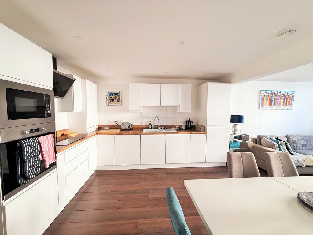 Property photo 1 of 19 Img_8811