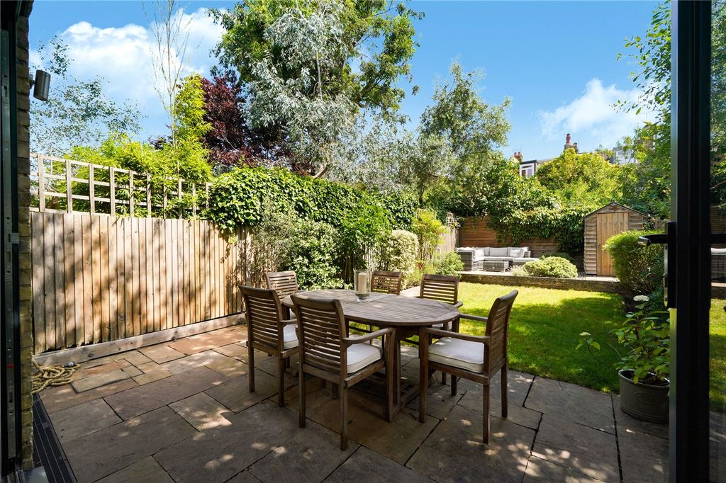 Property photo 2 of 40 Picture No. 31