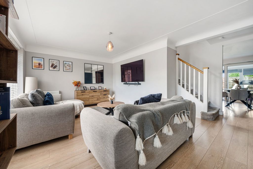 Property photo 3 of 26